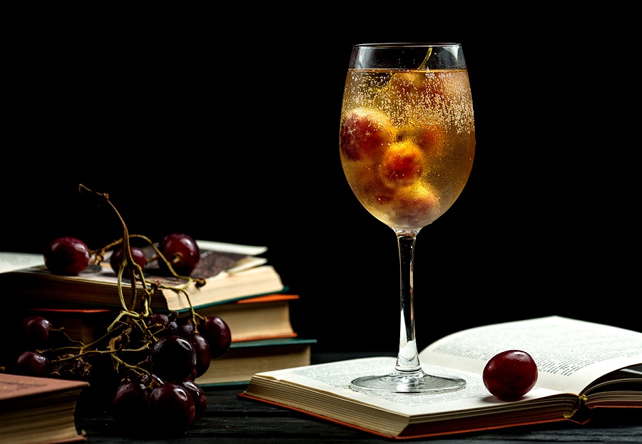 El aroma de un buen vino y un libro